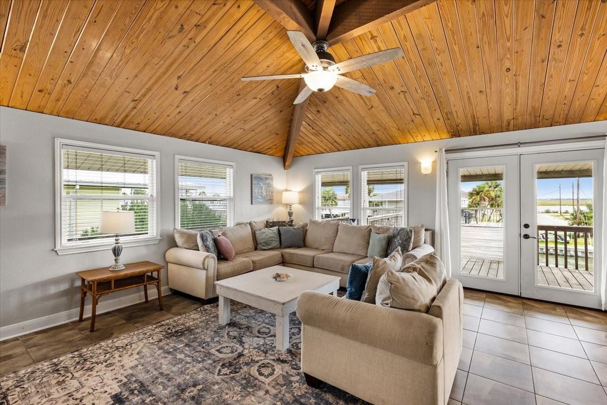 3719 Brewster Key