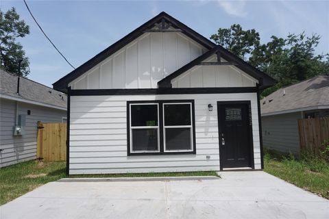 9761 Blackgum Street Willis TX 77318
