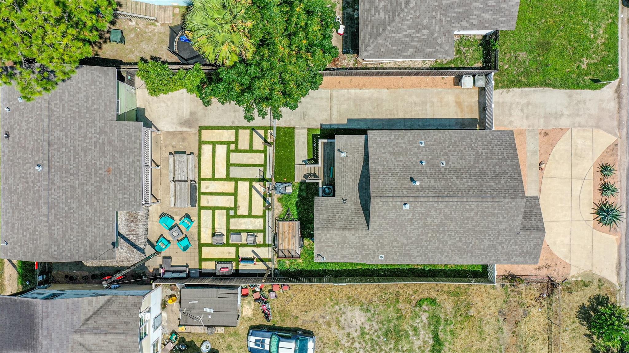 5008 Avenue O 1/2