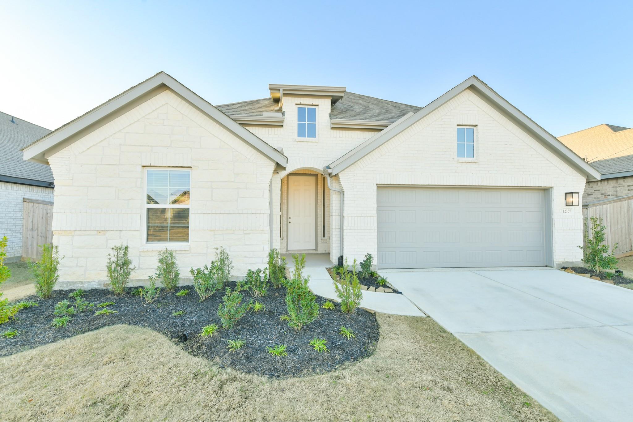 32307 Magnolia Glen Lane