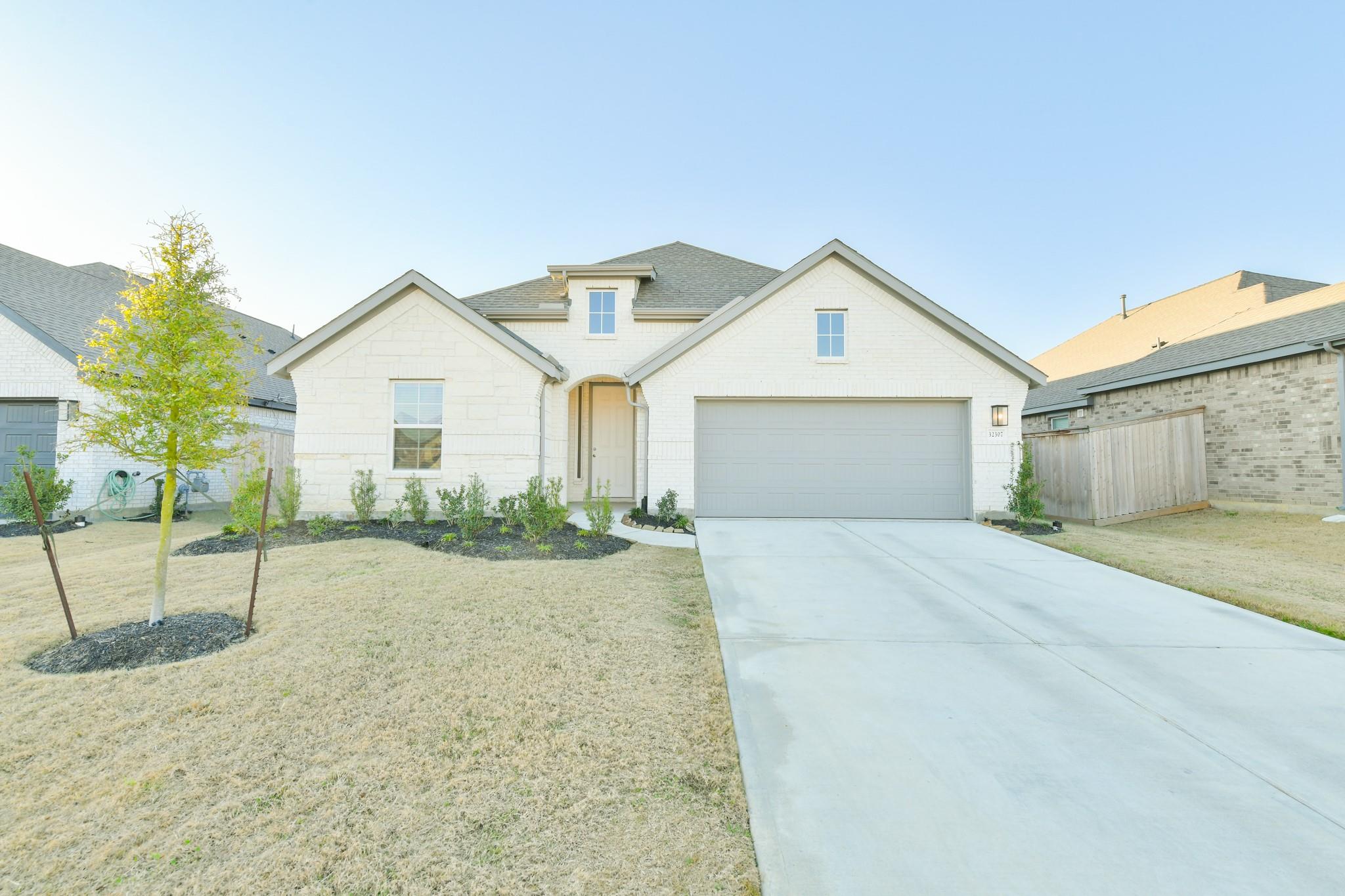 32307 Magnolia Glen Lane