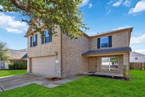 Apartment For Sale - 7126 Fox Scene Drive<br/> Humble, TX 77338