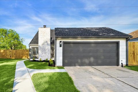 Photo of 9203 Belle Park Drive, Houston, TX 77099 (MLS # 4990516)