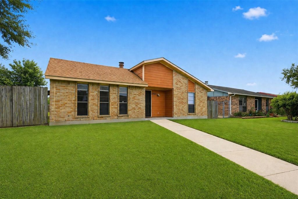Photo of 14634 Meyersville Drive, Houston, TX 77049 (MLS # 21056765)