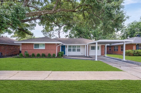 Photo of 4717 Chrystell Lane, Houston, TX 77092 (MLS # 25295530)