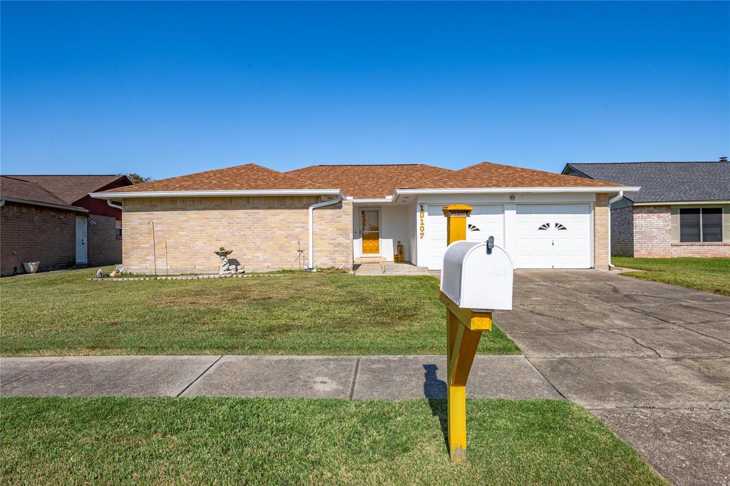 Photo of 10107 Rocky Hollow Road, La Porte, TX 77571 (MLS # 38154375)