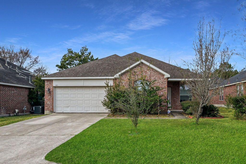 Photo of 951 Crannog Way, Conroe, TX 77301 (MLS # 84609412)