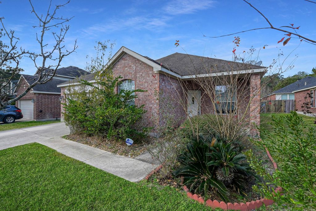 Photo of 951 Crannog Way, Conroe, TX 77301 (MLS # 84609412)