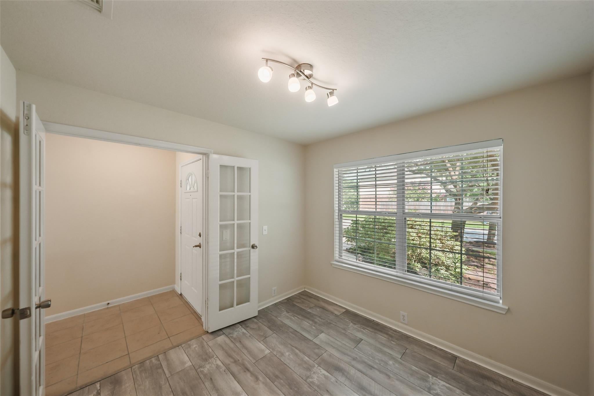 4710 Woodsend Lane