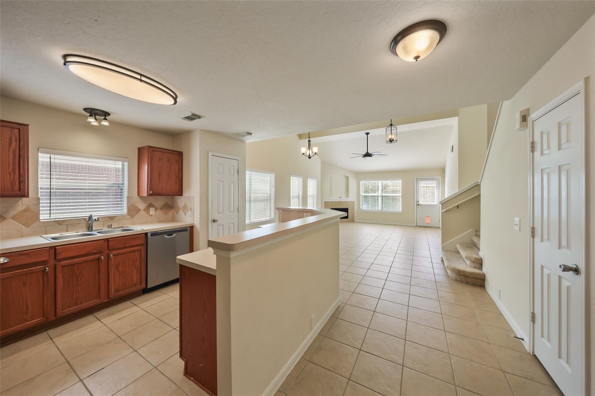 4710 Woodsend Lane
