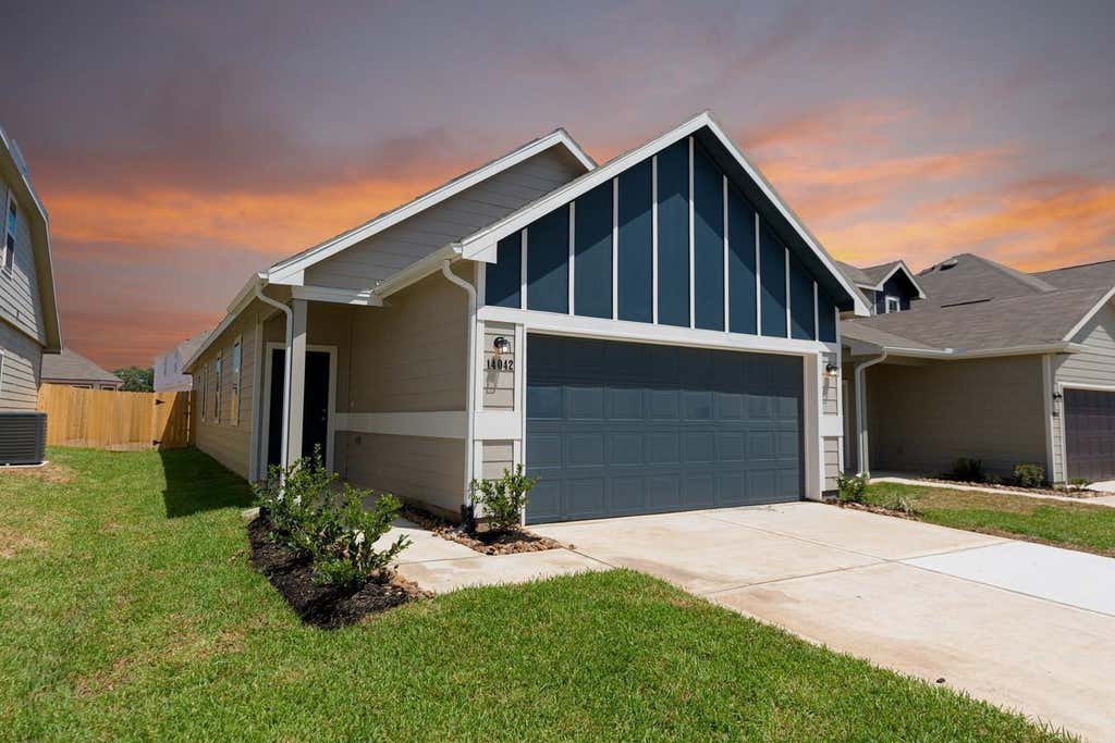 Photo of 14042 Chinook Drive, Conroe, TX 77384 (MLS # 85055607)