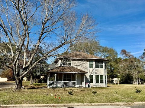 Homes For Sale - 77 Westwood Drive<br/> Trinity County, Trinity, TX 75862