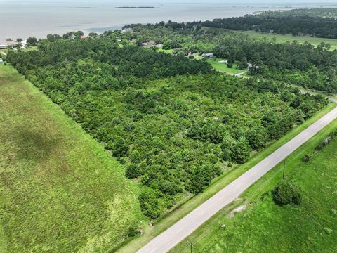 Photo of 1750 W Bayshore RD, Anahuac, TX 77514 (MLS # 75911558)