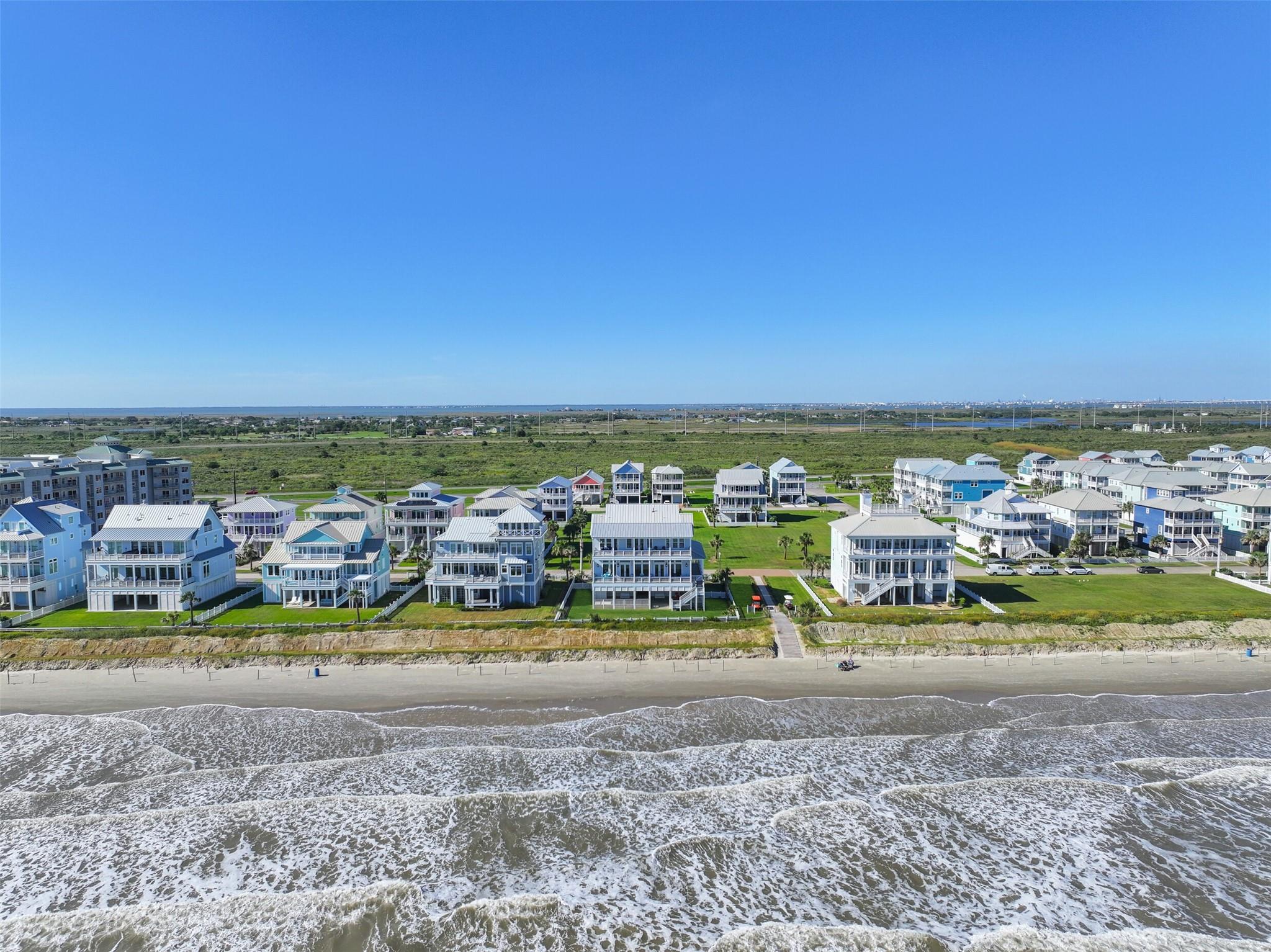 11611 Beachside