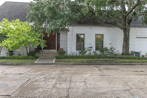 Photo of 9682 Longmont Drive, Houston, TX 77063 (MLS # 96582615)