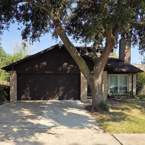 Photo of 9423 Garden Bridge Street, Houston, TX 77075 (MLS # 94456967)