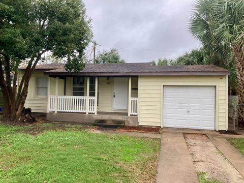 Photo of 103 Trout Street, Galveston, TX 77550 (MLS # 5034625)