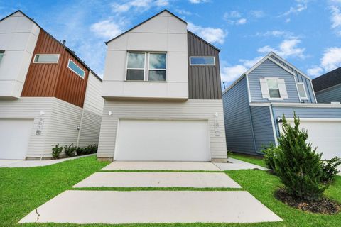 Photo of 3015 Pelon Cay Drive, Houston, TX 77047 (MLS # 96893472)