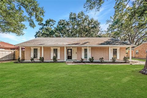Photo of 2018 Westlake Road, Houston, TX 77062 (MLS # 98002550) Photo of 2018 Westlake Road, Houston, TX 77062 (MLS # 98002550)