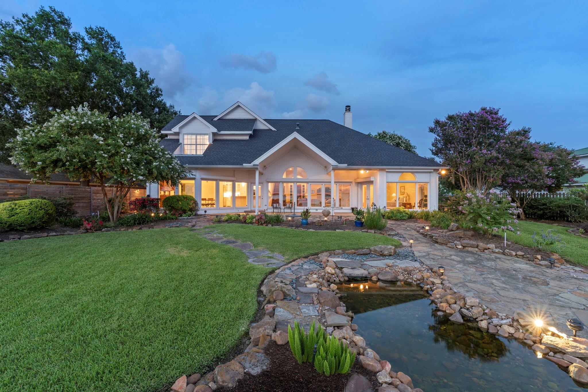 422 S Burnett Drive