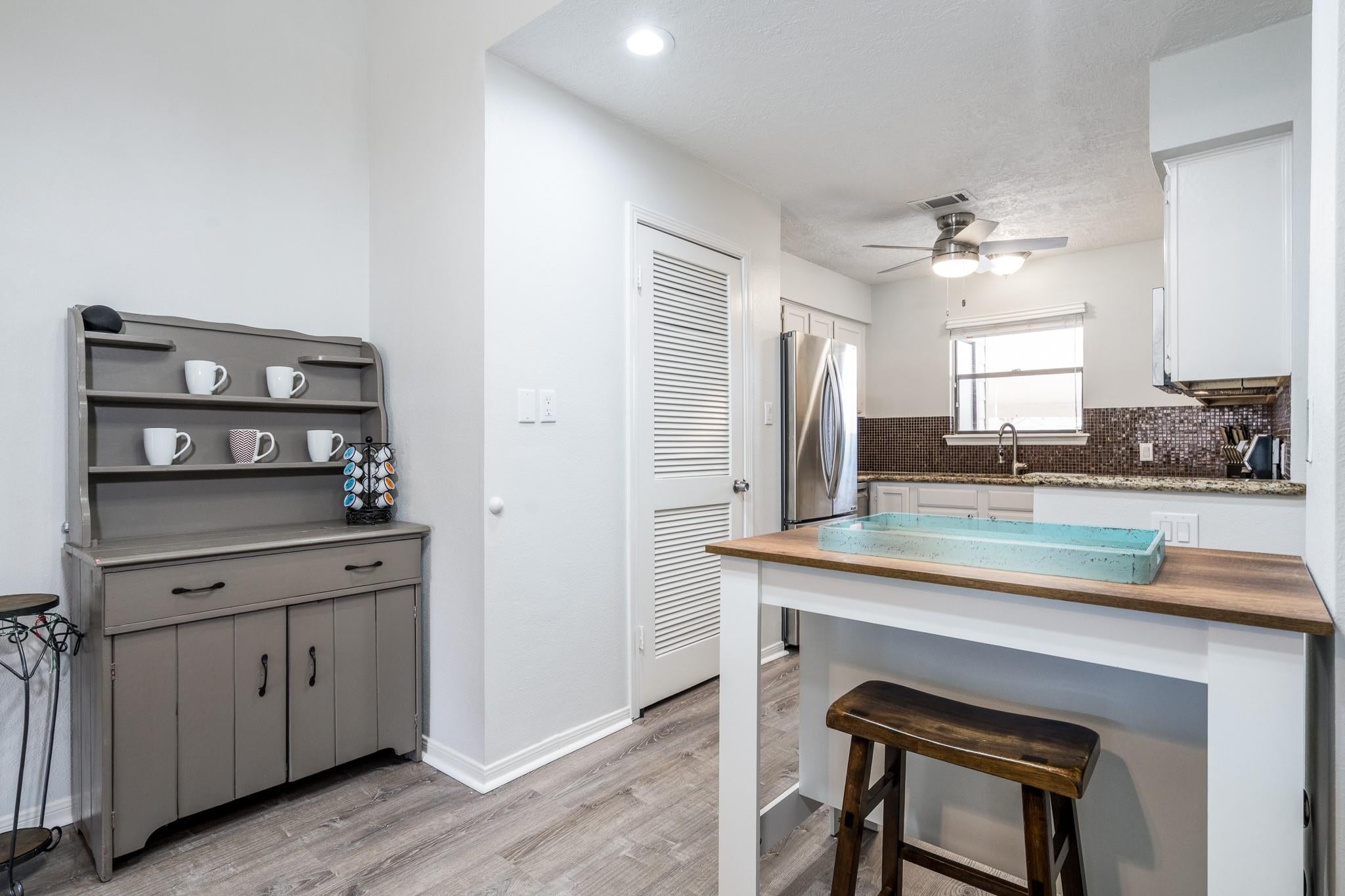 203 Lakeview Terrace B