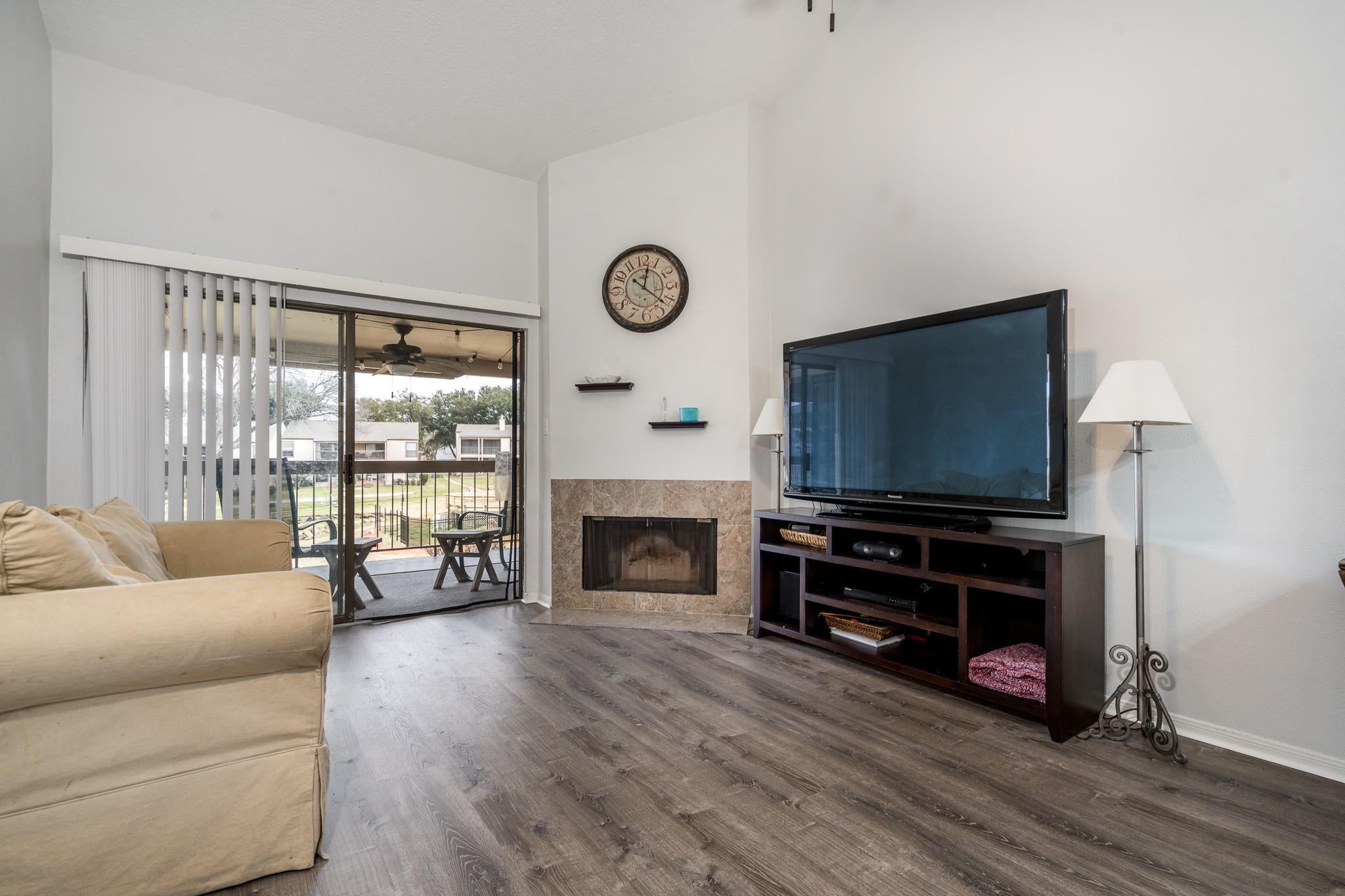 203 Lakeview Terrace B