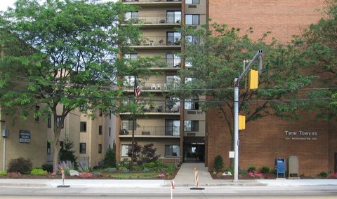 Photo of 314 Washington Rd Rd, Pittsburgh, PA 15216 (MLS # 8742866)