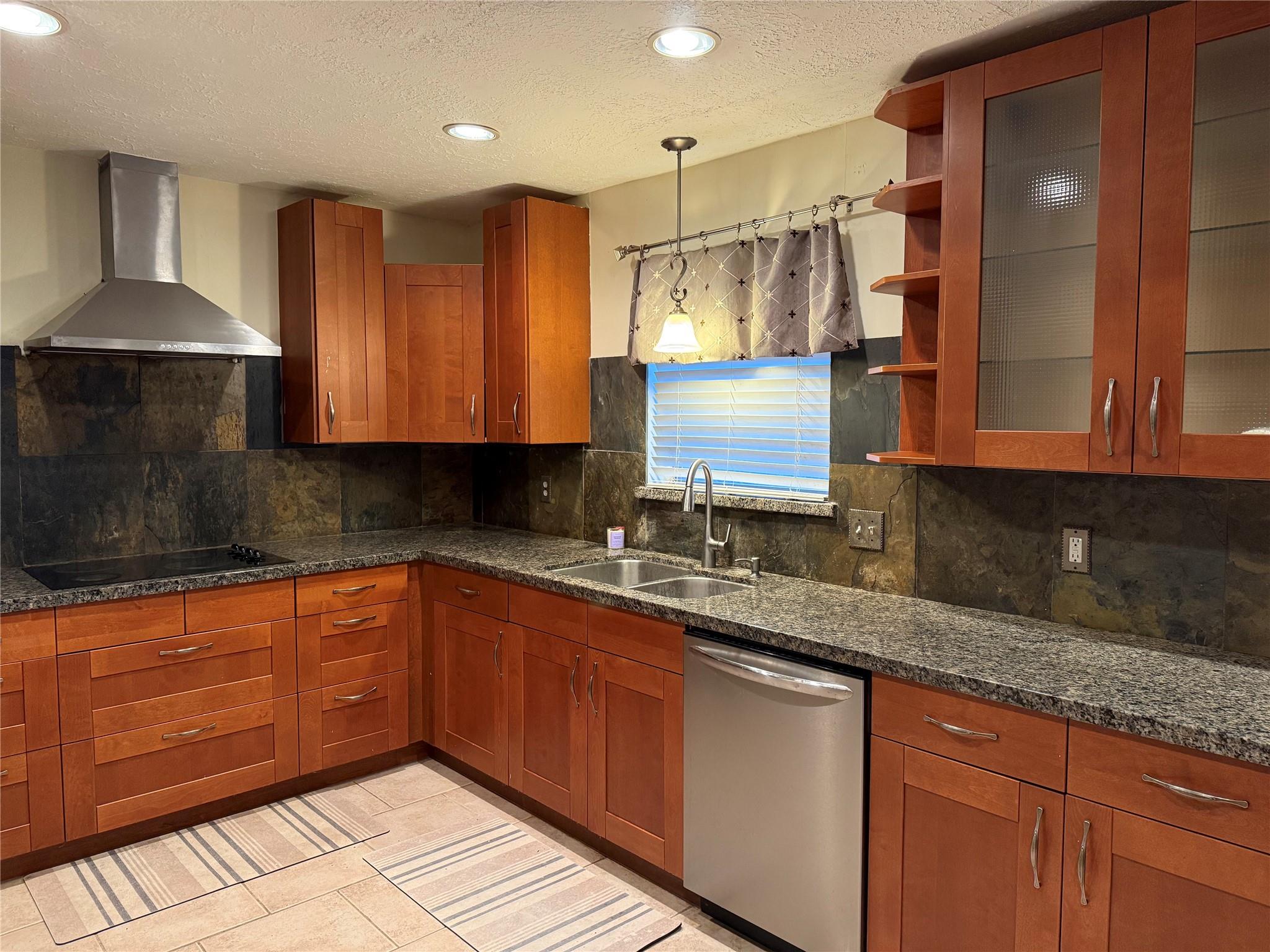 2902 Arrowhead Drive