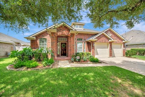 Photo of 2008 Plantain Lily Court, Pearland, TX 77581 (MLS # 29058898) Photo of 2008 Plantain Lily Court, Pearland, TX 77581 (MLS # 29058898)