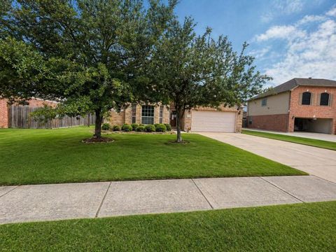 Photo of 620 White Ibis Avenue, Texas City, TX 77590 (MLS # 22846908)