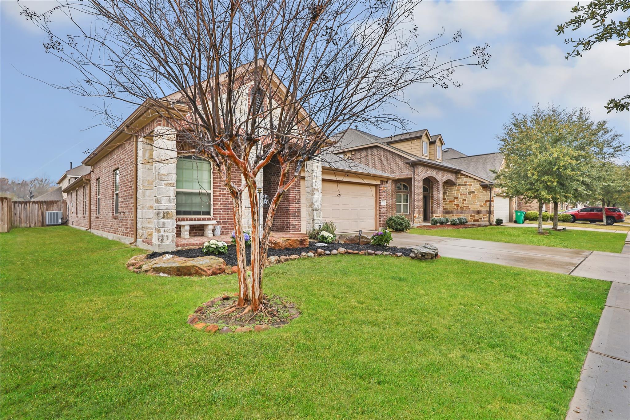 6715 Hunters Trace Lane