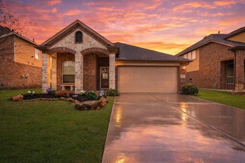 Photo of 6715 Hunters Trace Lane, Baytown, TX 77521 (MLS # 41525702)