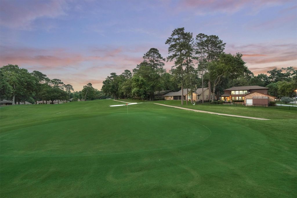 Photo of 660 Hillcrest Drive, Huntsville, TX 77340 (MLS # 25303965)