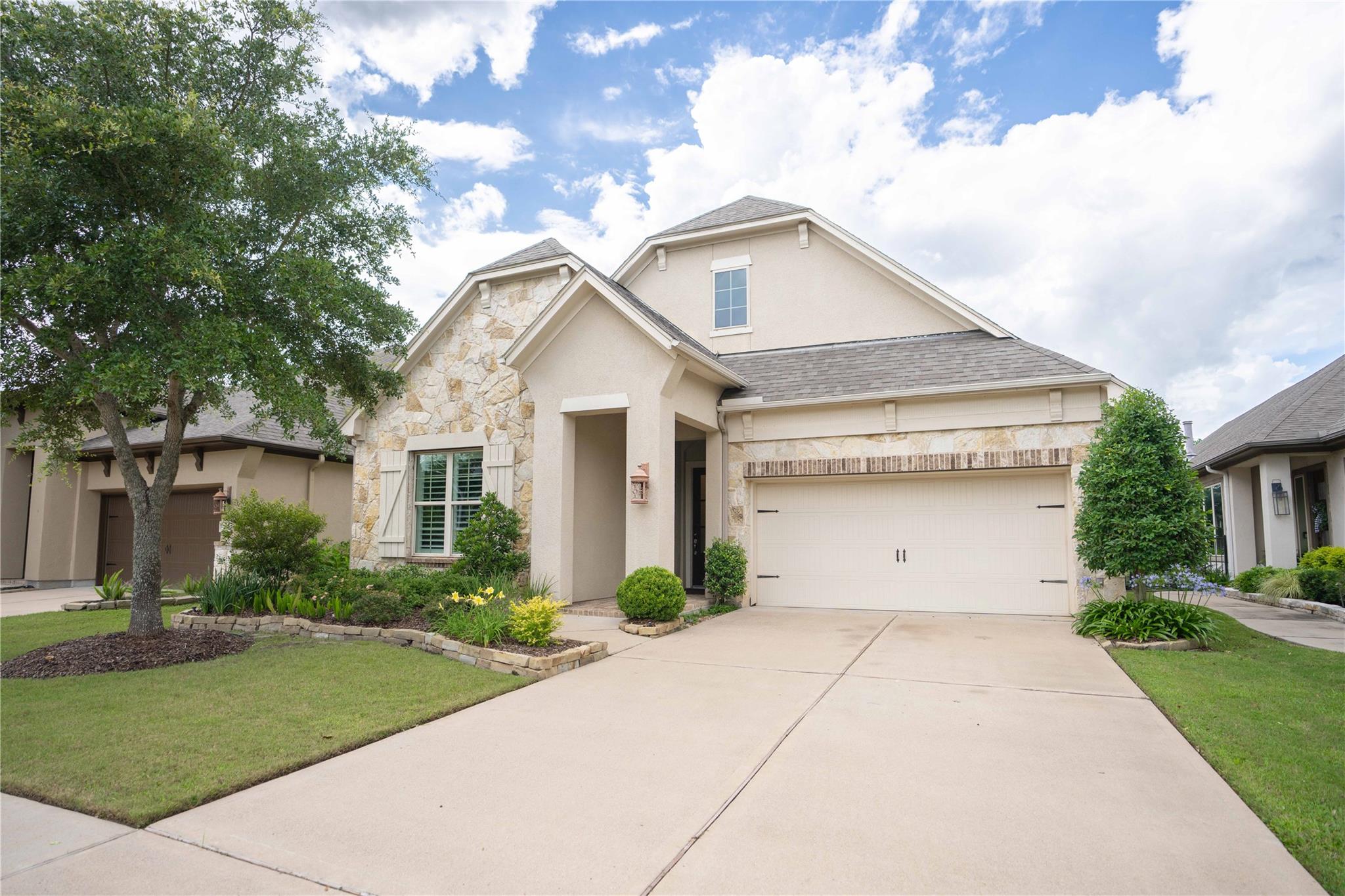 62 Floral Hills Lane
