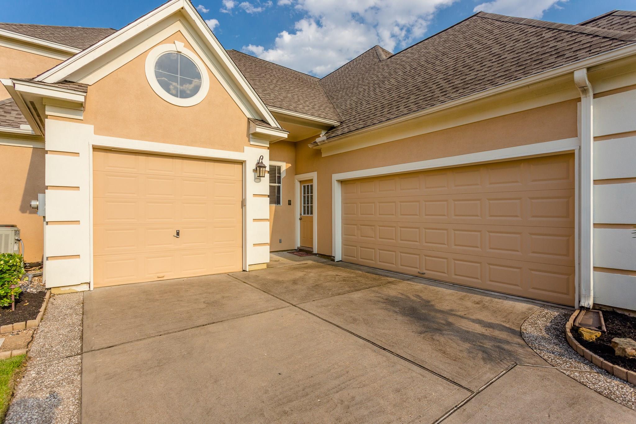 Sugar Land, Texas, 77479, United States, 5 Bedrooms Bedrooms, ,5 BathroomsBathrooms,Residential,Active,2041426