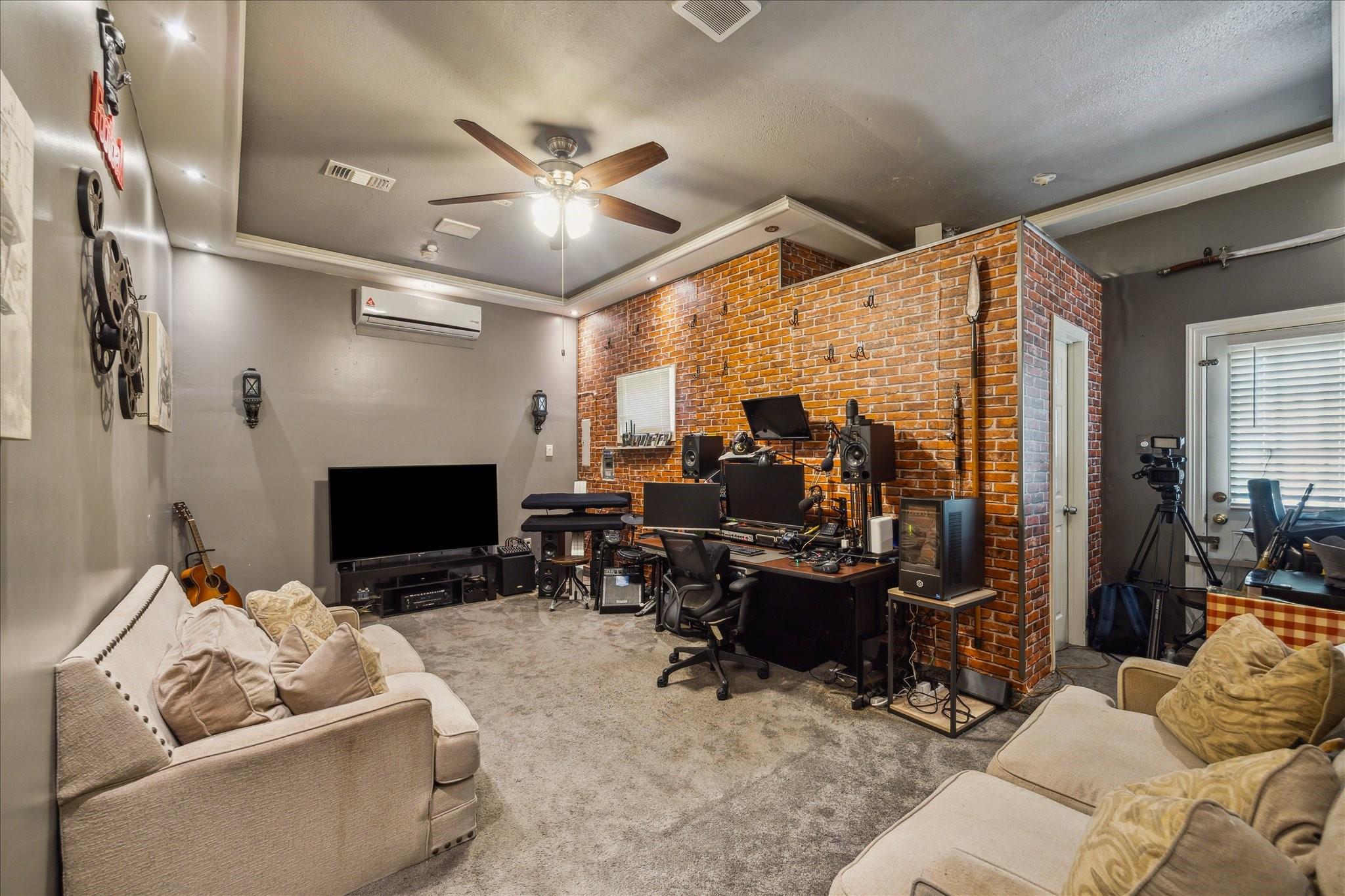 Sugar Land, Texas, 77479, United States, 5 Bedrooms Bedrooms, ,5 BathroomsBathrooms,Residential,Active,2041426