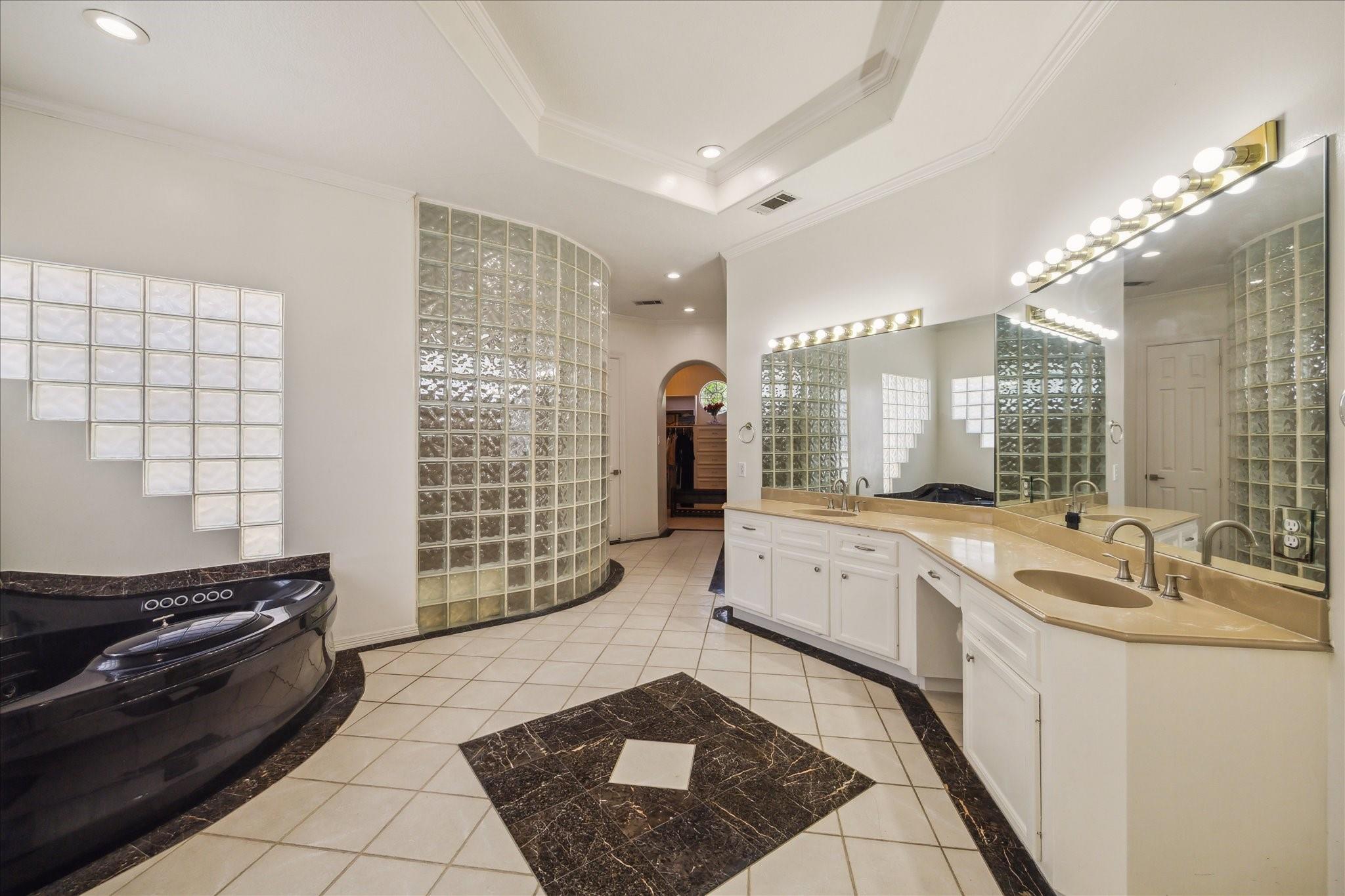Sugar Land, Texas, 77479, United States, 5 Bedrooms Bedrooms, ,5 BathroomsBathrooms,Residential,Active,2041426