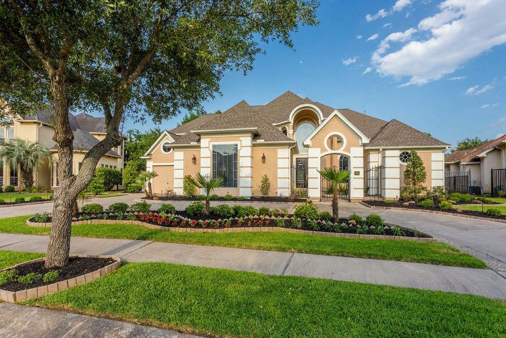 Photo of 14 Lake Mist Court, Sugar Land, TX 77479 (MLS # 53783235)