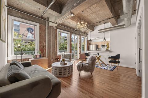 Photo of 204 Travis Street #2B, Houston, TX 77002 (MLS # 98282164)