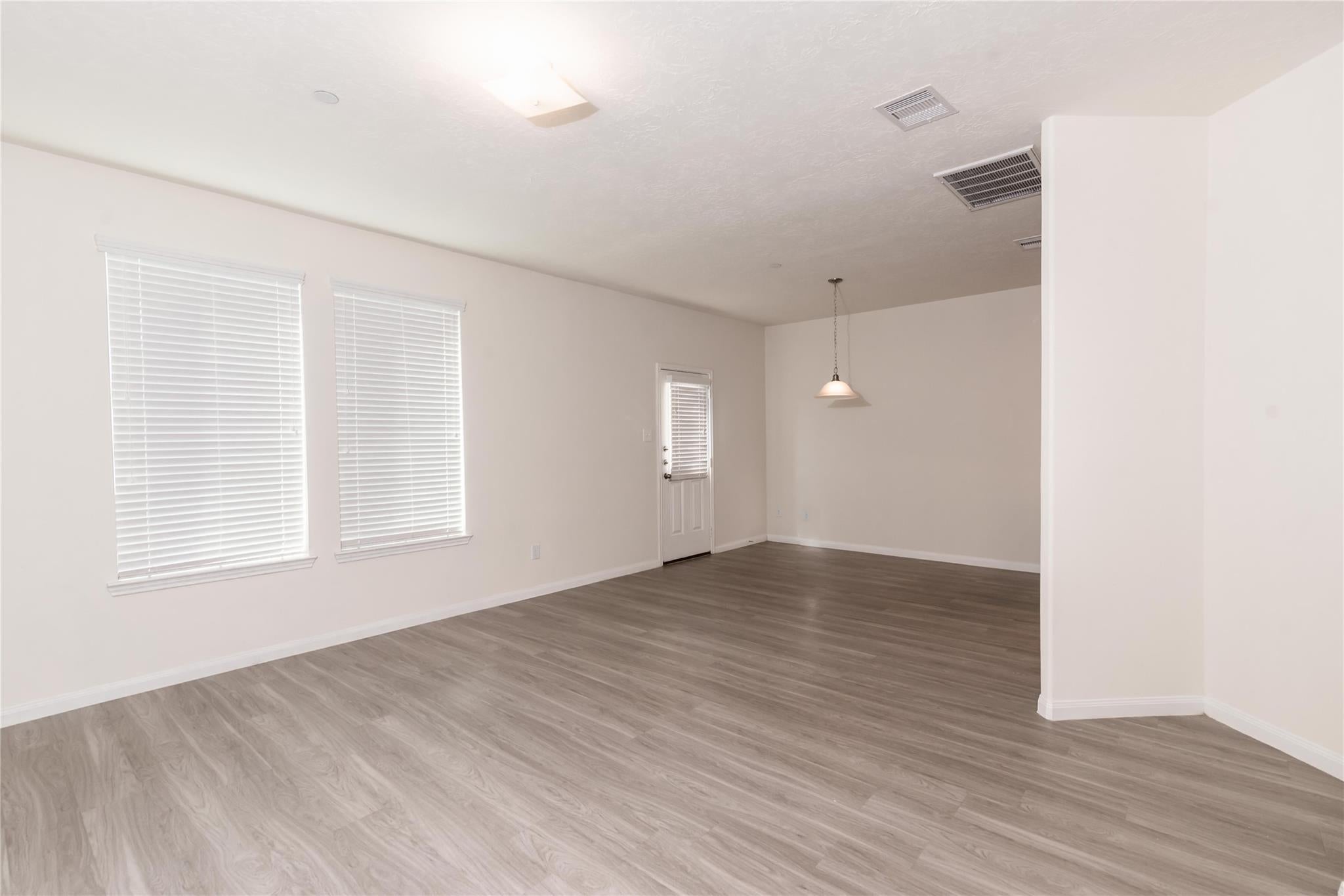 3907 Calgary Circle
