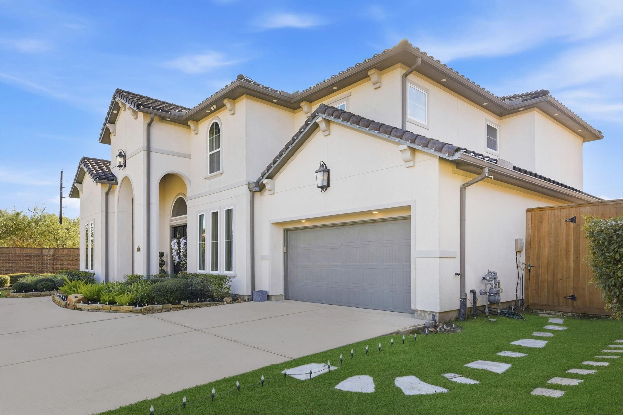 5811 Stratton Woods Drive