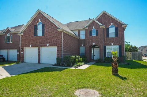 Photo of 17407 S Sienna Cove Lane, Houston, TX 77083 (MLS # 47677491)