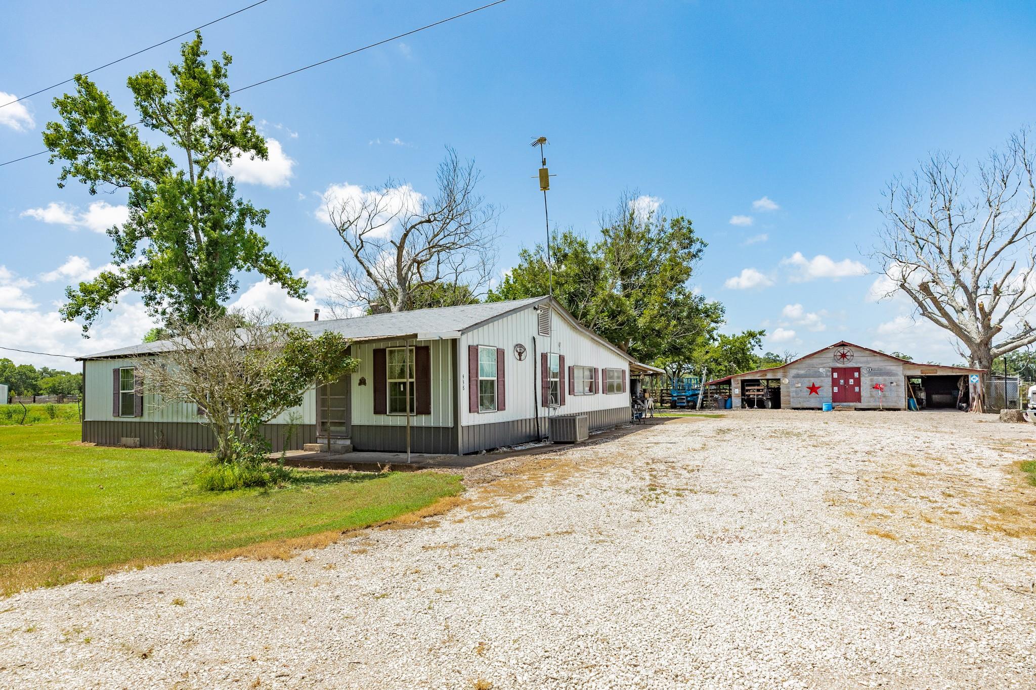 438 County Road 164