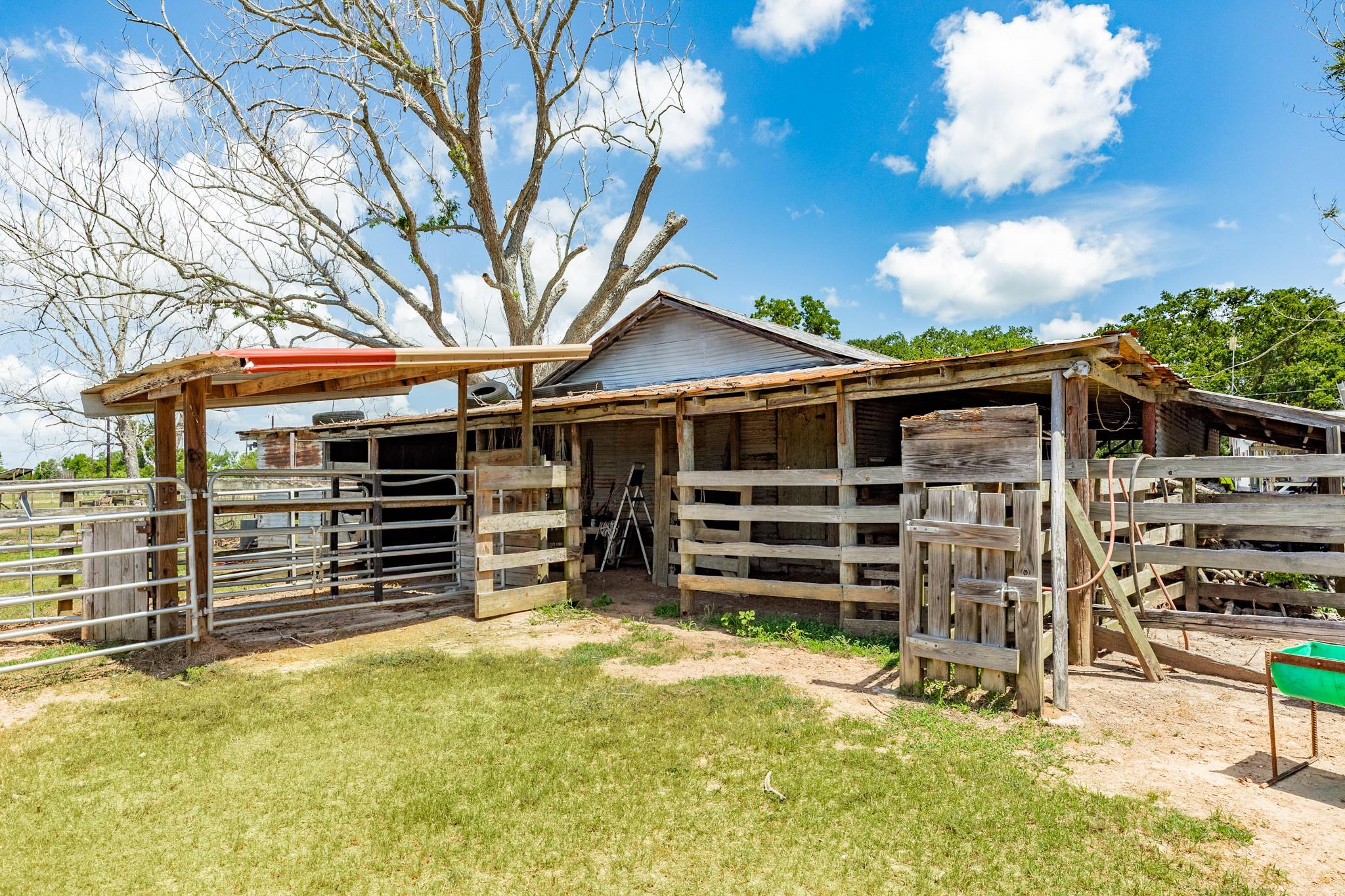 438 County Road 164
