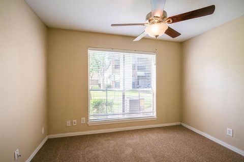 Tiny photo for 3900 Woodchase Drive #63, Houston, TX 77042 (MLS # 30391825)