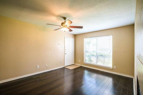 Tiny photo for 3900 Woodchase Drive #63, Houston, TX 77042 (MLS # 30391825)