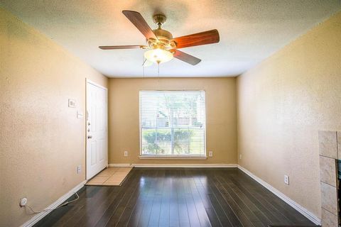 Tiny photo for 3900 Woodchase Drive #63, Houston, TX 77042 (MLS # 30391825)