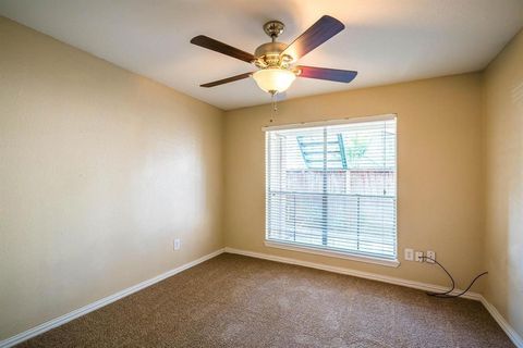 Tiny photo for 3900 Woodchase Drive #63, Houston, TX 77042 (MLS # 30391825)