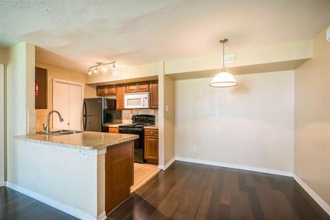 Tiny photo for 3900 Woodchase Drive #63, Houston, TX 77042 (MLS # 30391825)
