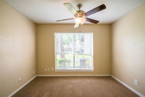 Tiny photo for 3900 Woodchase Drive #63, Houston, TX 77042 (MLS # 30391825)